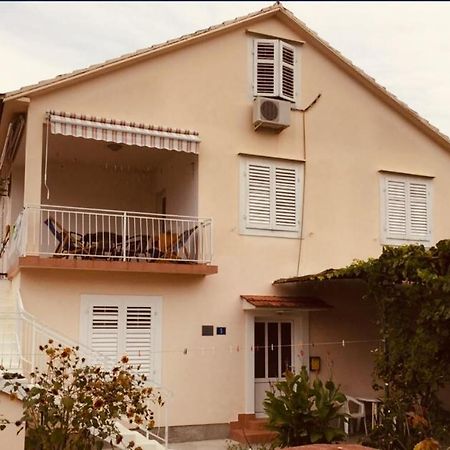 Anita Guest House Тиват Екстериор снимка