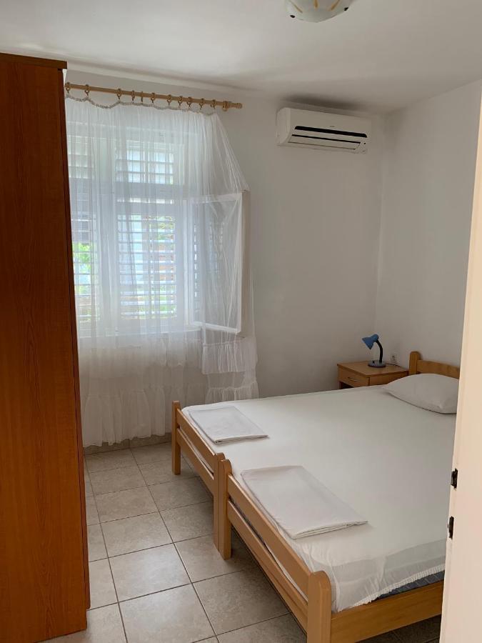 Anita Guest House Тиват Екстериор снимка
