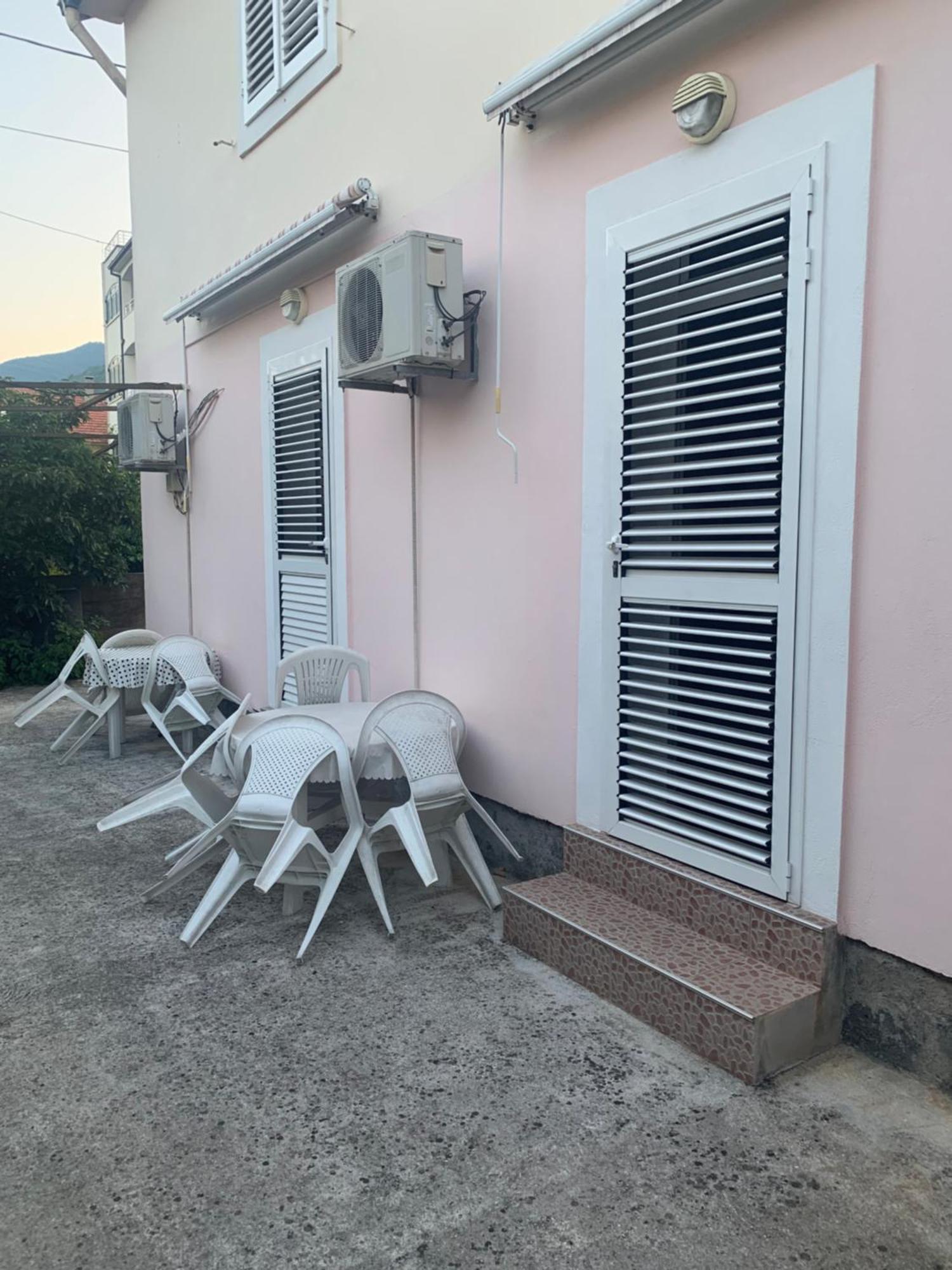 Anita Guest House Тиват Екстериор снимка