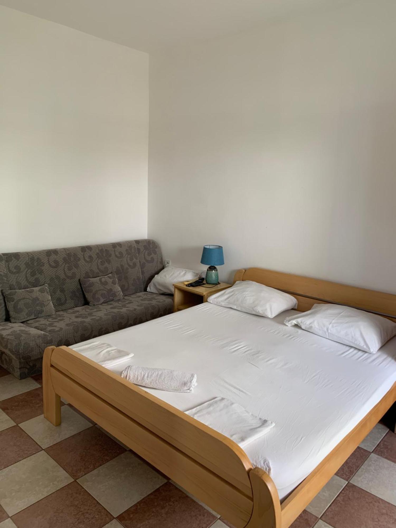 Anita Guest House Тиват Екстериор снимка