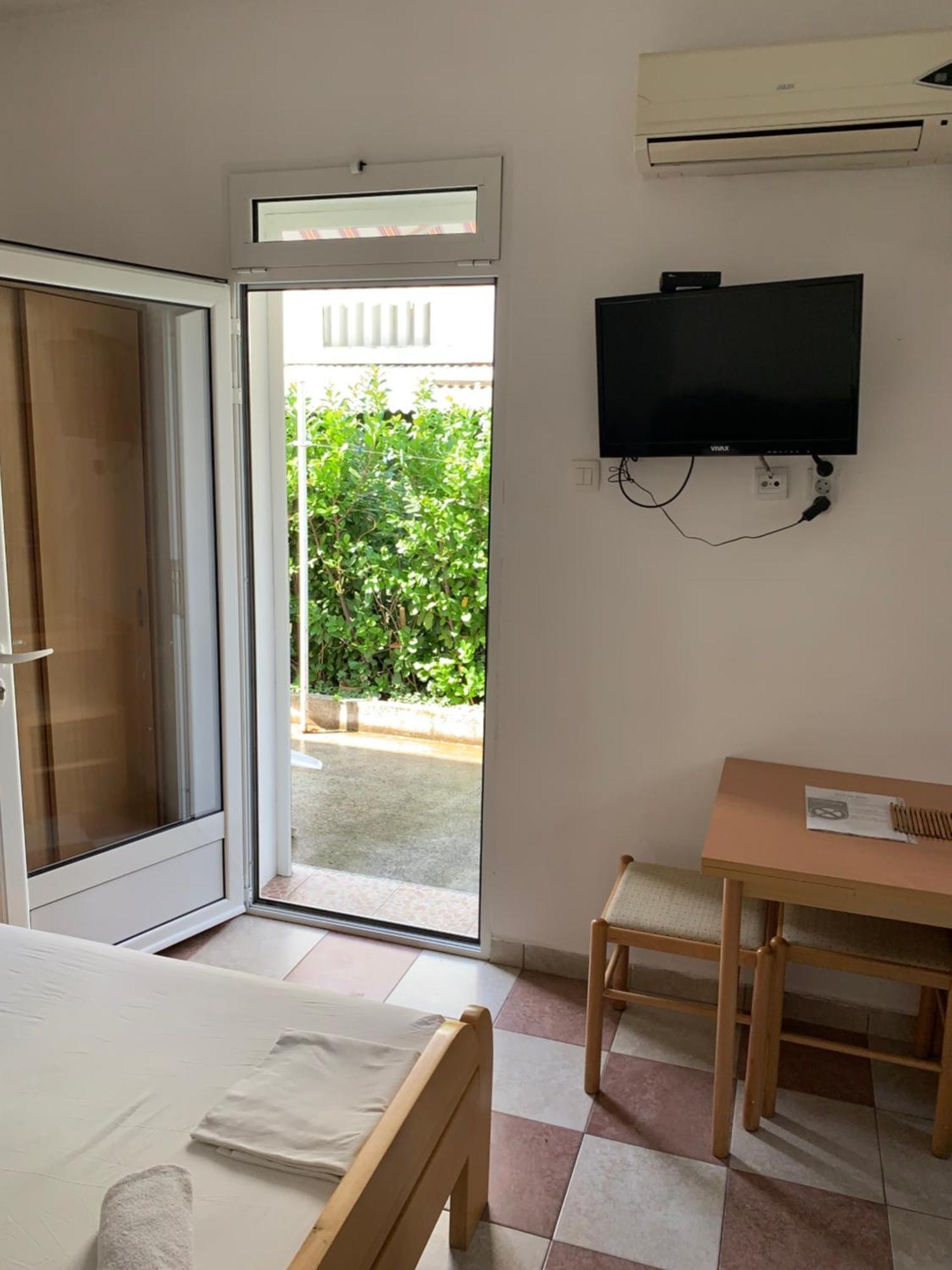 Anita Guest House Тиват Екстериор снимка