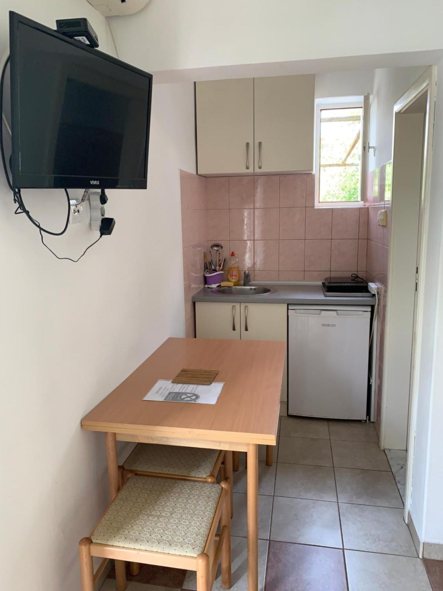 Anita Guest House Тиват Екстериор снимка