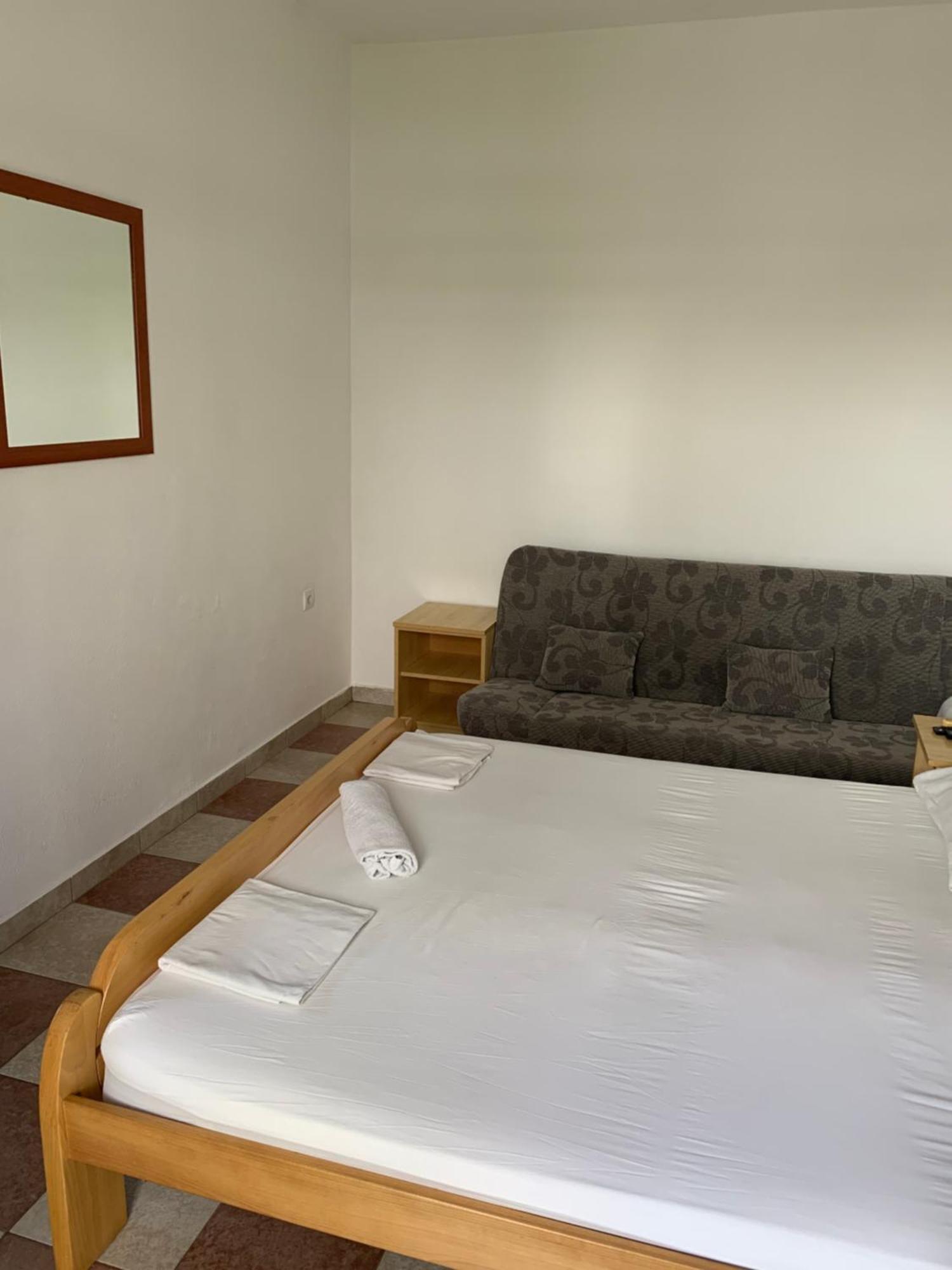 Anita Guest House Тиват Екстериор снимка