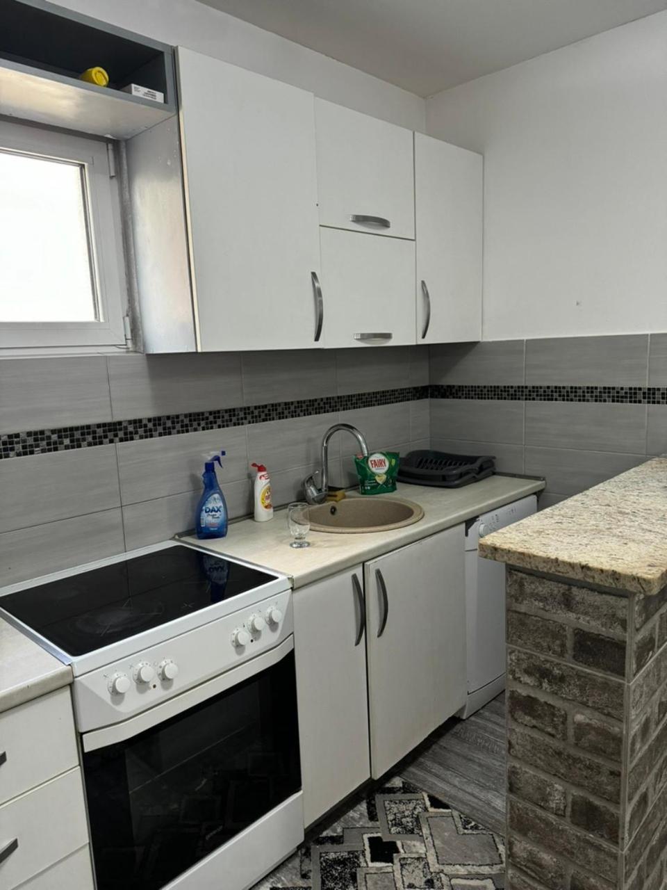 Anita Guest House Тиват Екстериор снимка