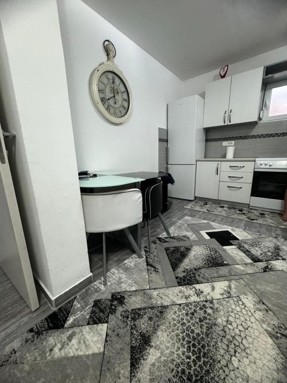 Anita Guest House Тиват Екстериор снимка