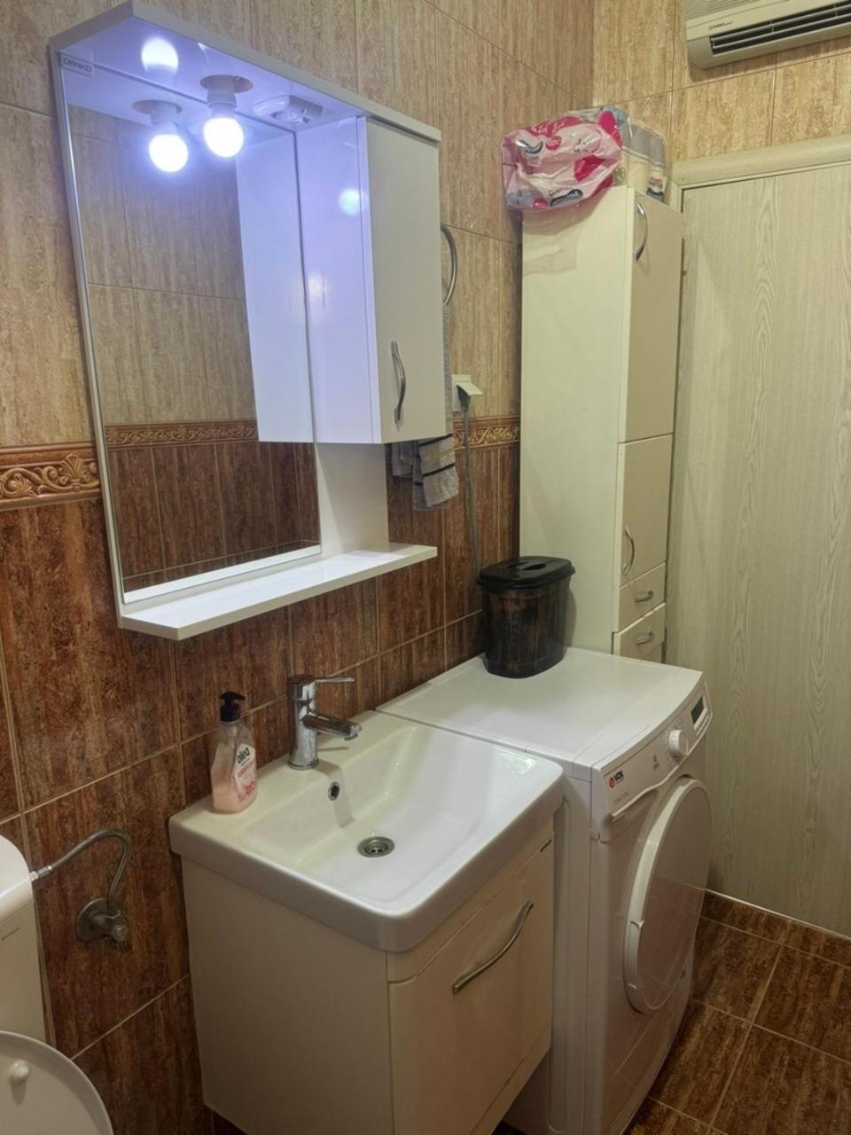 Anita Guest House Тиват Екстериор снимка