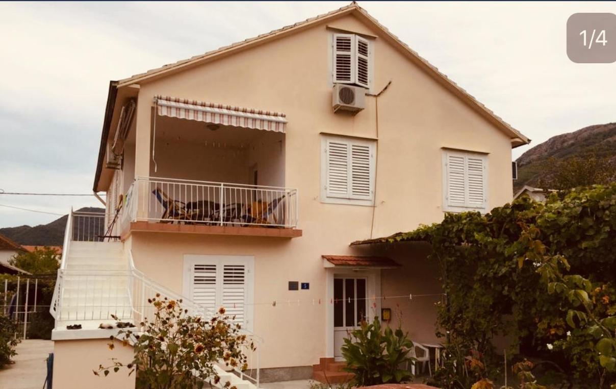 Anita Guest House Тиват Екстериор снимка